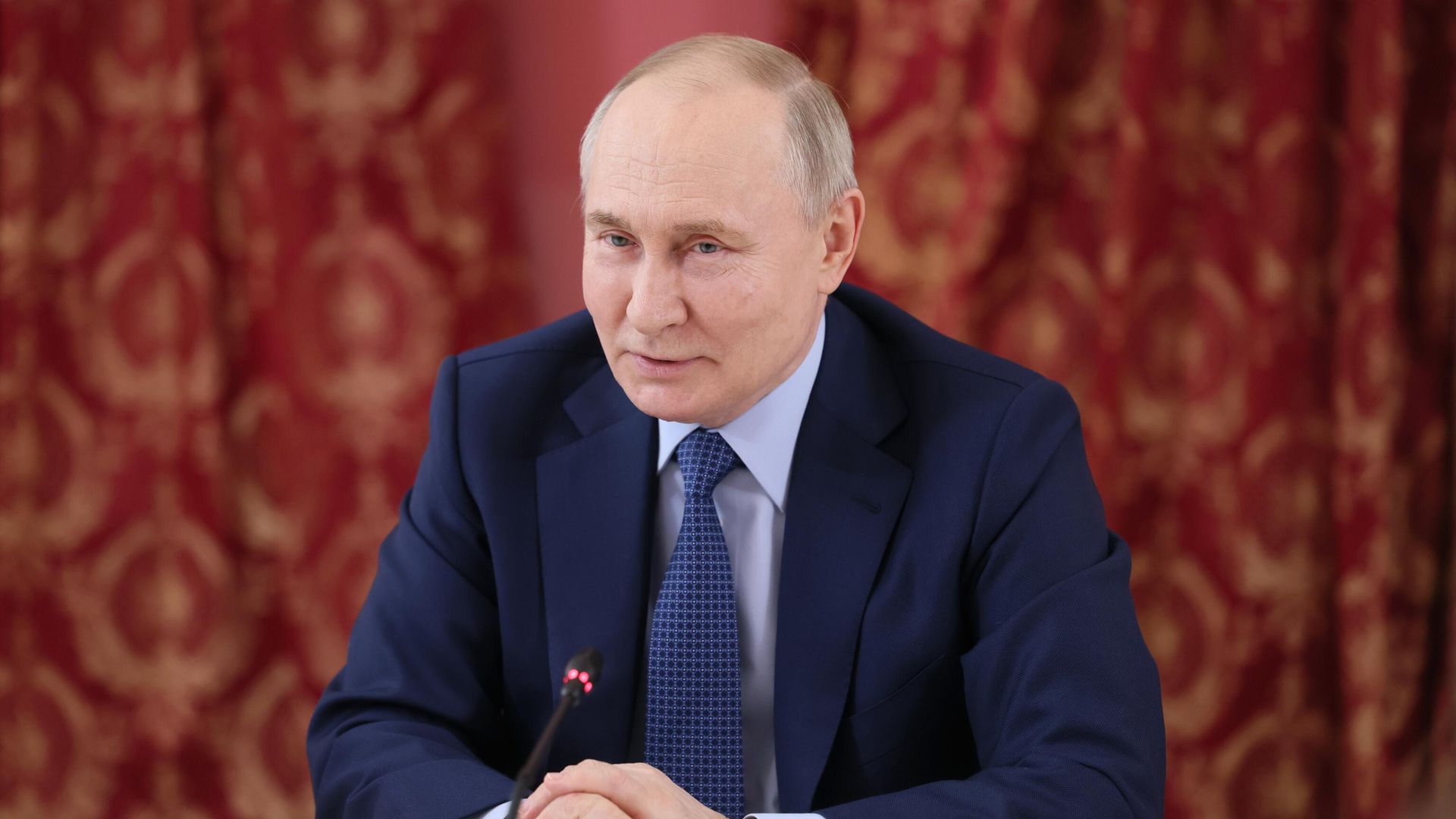 Президент РФ Владимир Путин встречается с работниками культуры Тверской области в музейном комплексе Гостиница Пожарских в Торжке - РИА Новости, 1920, 27.03.2024