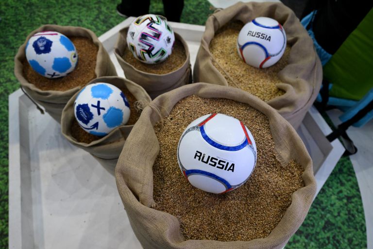 Выставка Россия. Творческая встреча с футболистами сборной России Выставка Россия. Творческая встреча с футболистами сборной России