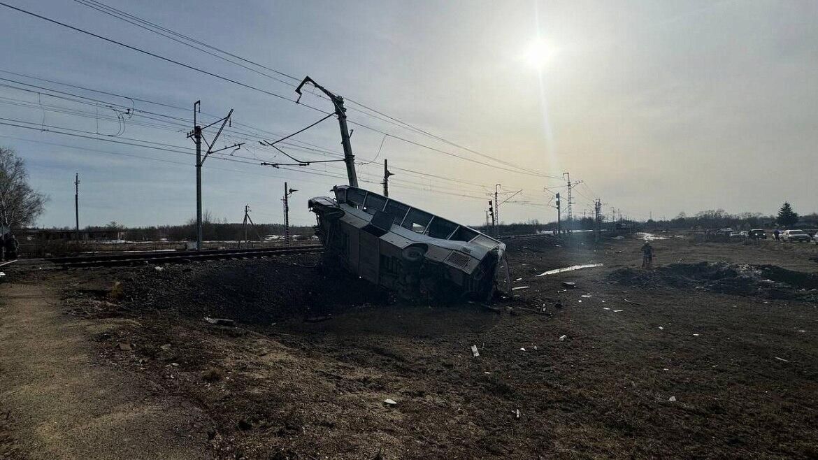 На месте ДТП с участием поезда и автобуса в Ярославской области На месте ДТП с участием поезда и автобуса в Ярославской области - РИА Новости, 1920, 03.04.2024