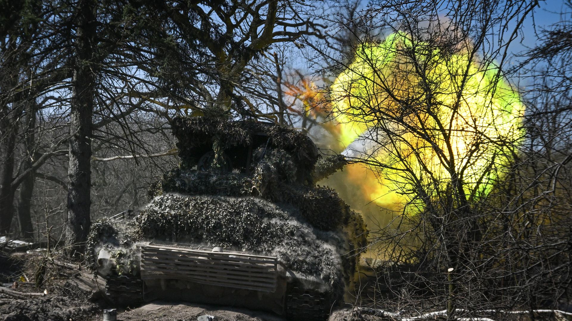 Танк Т-72 группировки войск Центр во время выполнения боевых задач в зоне специальной военной операции Танк Т-72 группировки войск Центр во время выполнения боевых задач в зоне специальной военной операции - РИА Новости, 1920, 21.04.2024