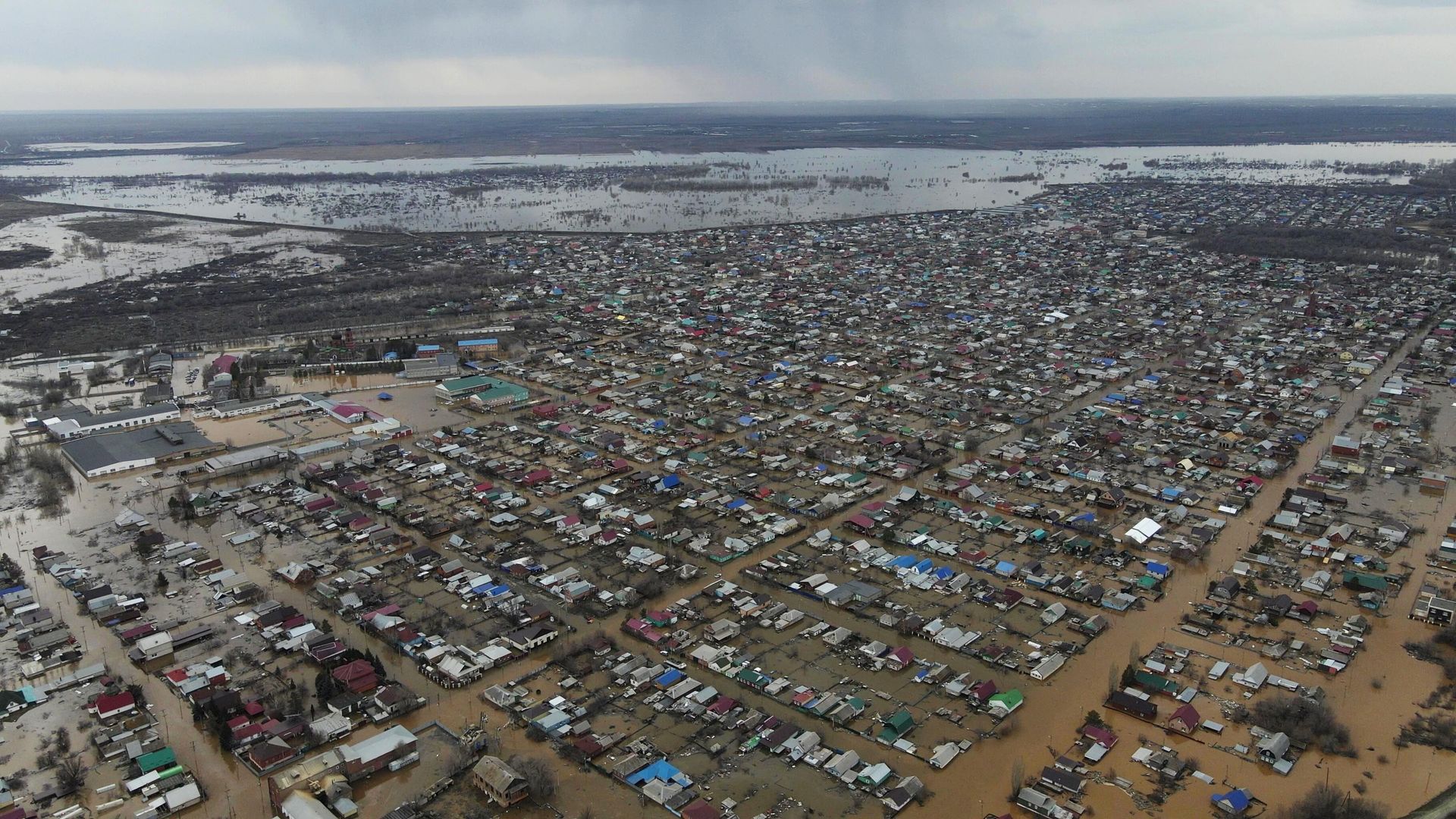 Город Орск, частично подтопленный после прорыва дамбы Город Орск, частично подтопленный после прорыва дамбы - РИА Новости, 1920, 06.04.2024