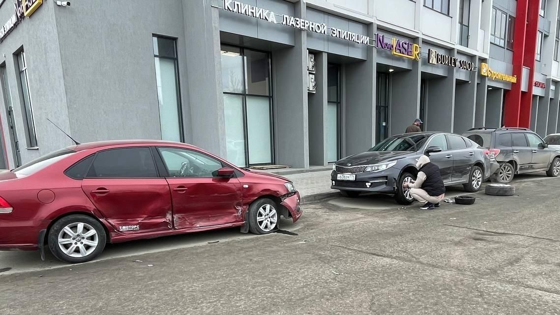 Девушка на автомобиле Porsche Cayenne в Челябинске Девушка на автомобиле Porsche Cayenne в Челябинске - РИА Новости, 1920, 07.04.2024
