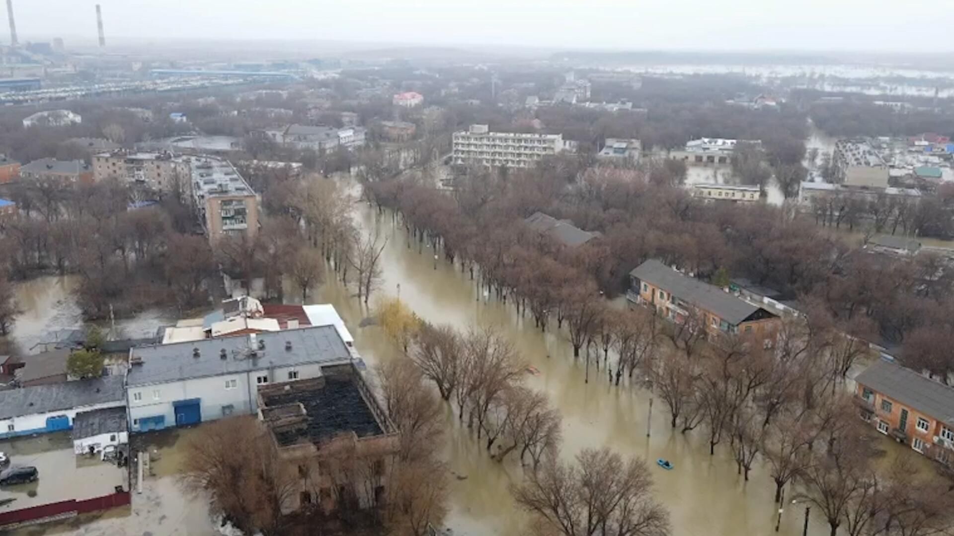 Последствия прорыва дамбы в Орске. Кадры с воздуха Последствия прорыва дамбы в Орске. Кадры с воздуха - РИА Новости, 1920, 07.04.2024