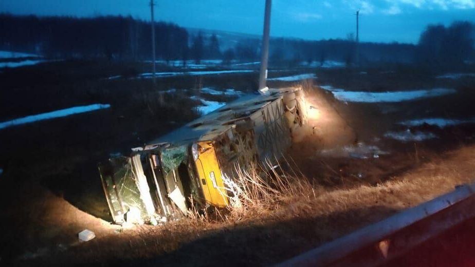 Автобус с гражданами Узбекистана попал в аварию в Самарской области Автобус с гражданами Узбекистана попал в аварию в Самарской области - РИА Новости, 1920, 08.04.2024