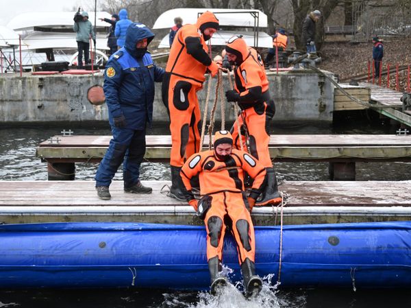 Подготовка спасателей на воде к зимнему сезону