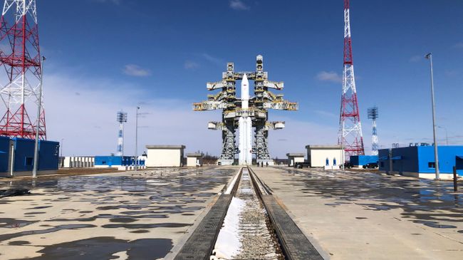 Первая летная ракета космического назначения Ангара-А5 на стартовом комплексе космодрома Восточный