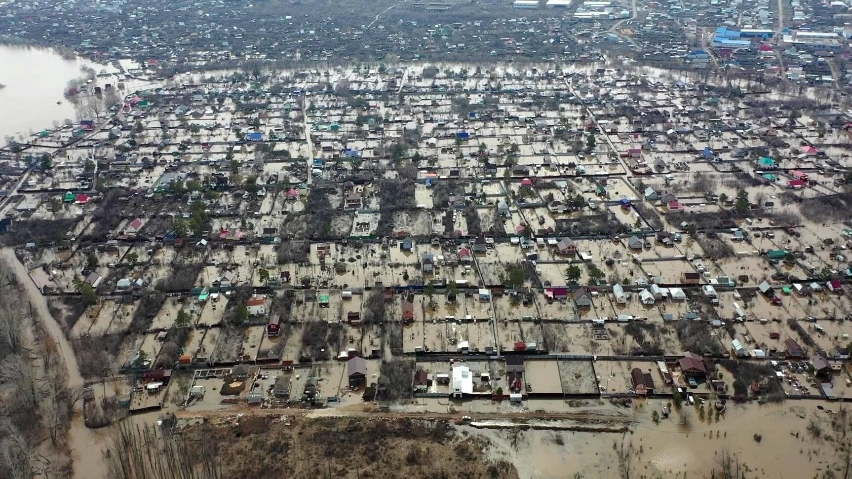 Подтопленные садовые товарищества в районе озера Старица под Оренбургом. Скриншот видео Подтопленные садовые товарищества в районе озера Старица под Оренбургом. Скриншот видео - РИА Новости, 1920, 09.04.2024