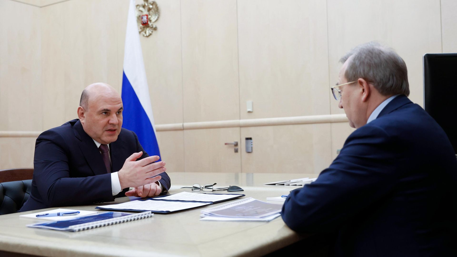 Председатель правительства РФ Михаил Мишустин и президент Российской академии наук Геннадий Красников во время встречи. 10 апреля 2024 Председатель правительства РФ Михаил Мишустин и президент Российской академии наук Геннадий Красников во время встречи. 10 апреля 2024 - РИА Новости, 1920, 10.04.2024