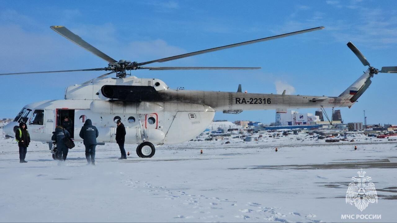 Группа на вертолете МИ-8, участвующая в поисковой операции семьи на Чукотке Группа на вертолете МИ-8, участвующая в поисковой операции семьи на Чукотке - РИА Новости, 1920, 11.04.2024