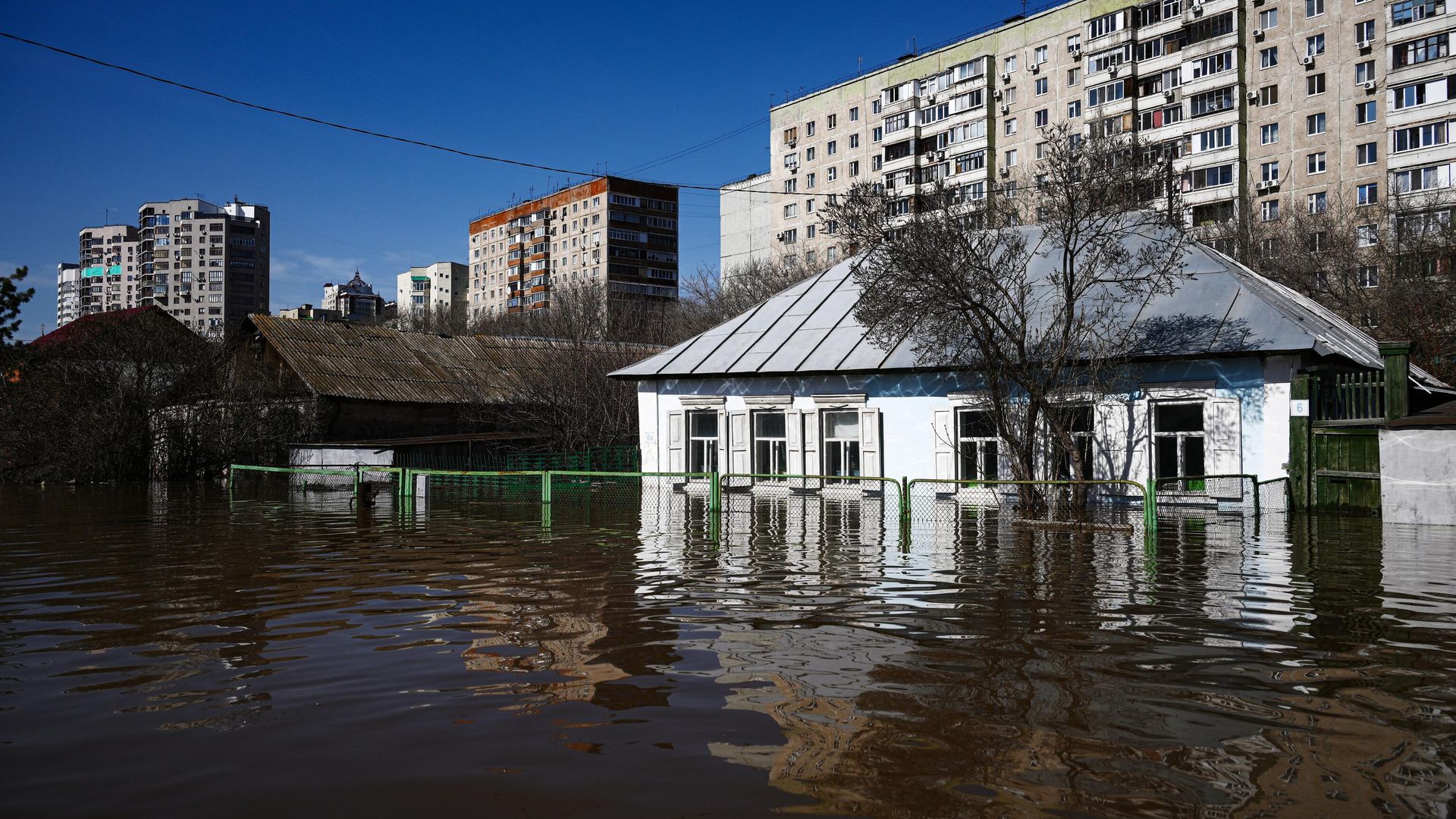 Затопленная улица в Оренбурге Затопленная улица в Оренбурге - РИА Новости, 1920, 11.04.2024