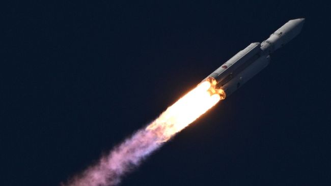 Запуск первой летной ракеты космического назначения Ангара-А5 с разгонным блоком Орион с космодрома Восточный
