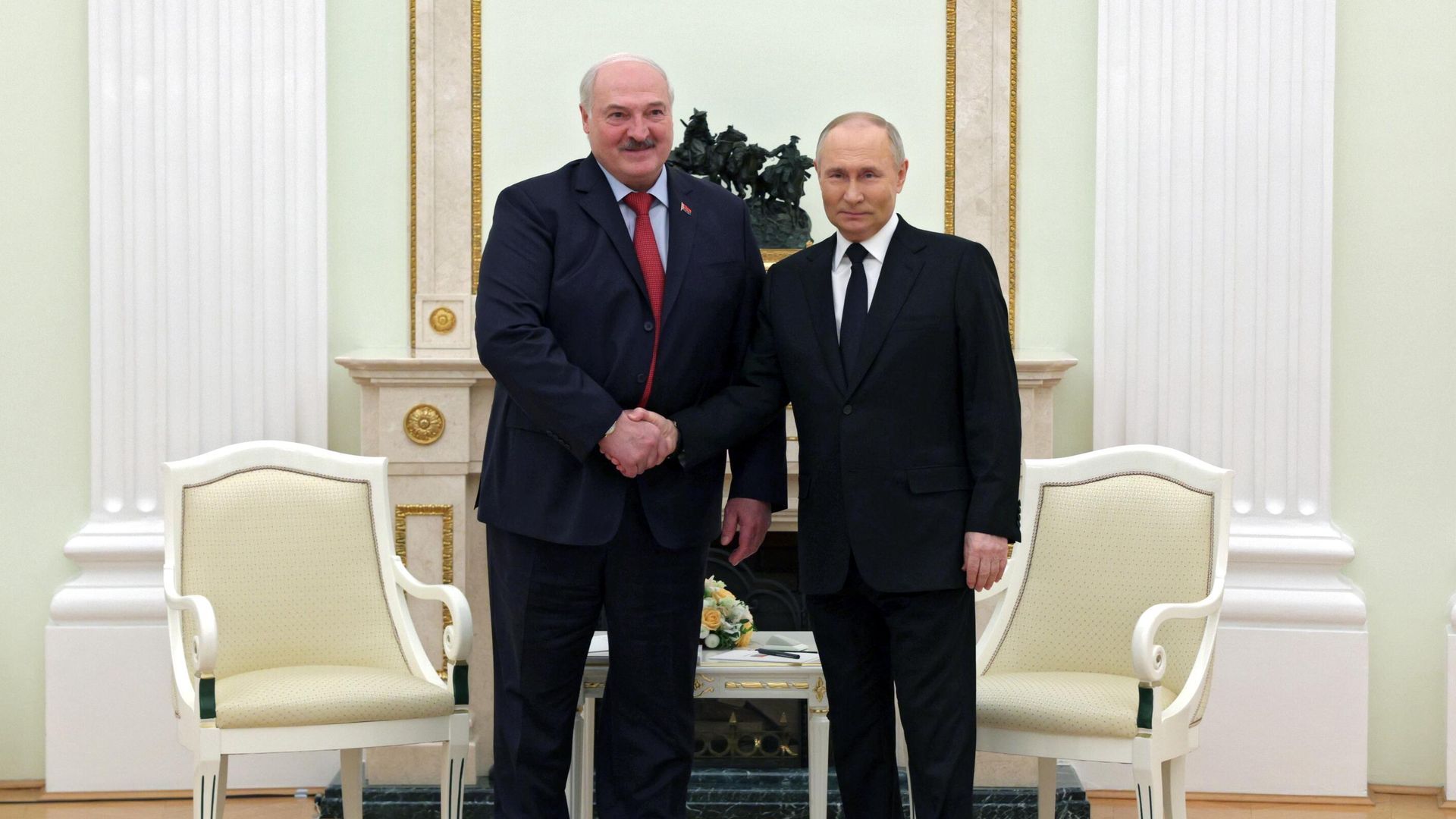 Президент России Владимир Путин и президент Белоруссии Александр Лукашенко во время встречи Президент России Владимир Путин и президент Белоруссии Александр Лукашенко во время встречи - РИА Новости, 1920, 10.06.2024