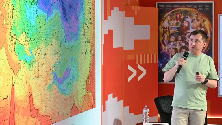 Выставка Россия. Мастер-класс Искусственный интеллект: помощь или угроза современного мира? Нейросети в медиа. Эдуард Булатов, старший редактор Дирекции мультимедийных центров Sputnik в странах ближнего зарубежья и Балтии Выставка Россия. Мастер-класс Искусственный интеллект: помощь или угроза современного мира? Нейросети в медиа. Эдуард Булатов, старший редактор Дирекции мультимедийных центров Sputnik в странах ближнего зарубежья и Балтии