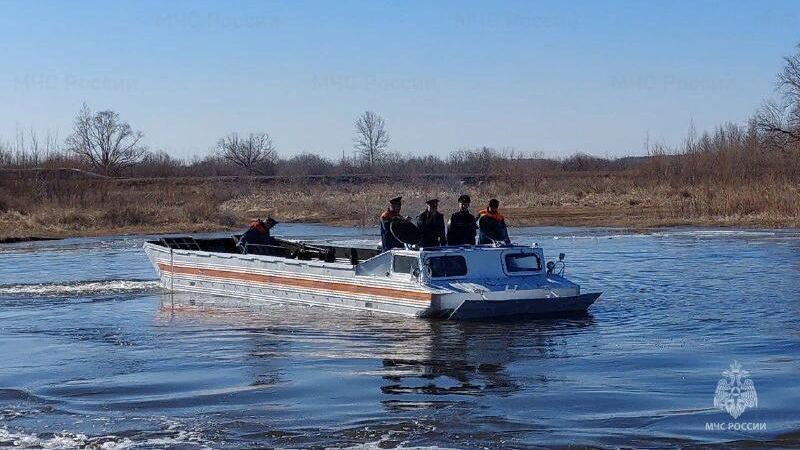 Работы по укреплению тела дамбы на реке Алабуга в селе Казанское Тюменской области Работы по укреплению тела дамбы на реке Алабуга в селе Казанское Тюменской области - РИА Новости, 1920, 19.04.2024