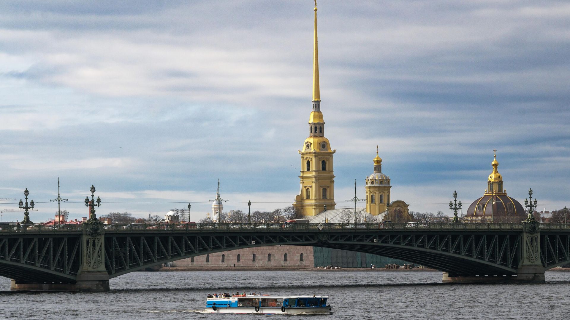 Прогулочное судно на реке Неве в Санкт-Петербурге Прогулочное судно на реке Неве в Санкт-Петербурге - РИА Новости, 1920, 27.01.2026