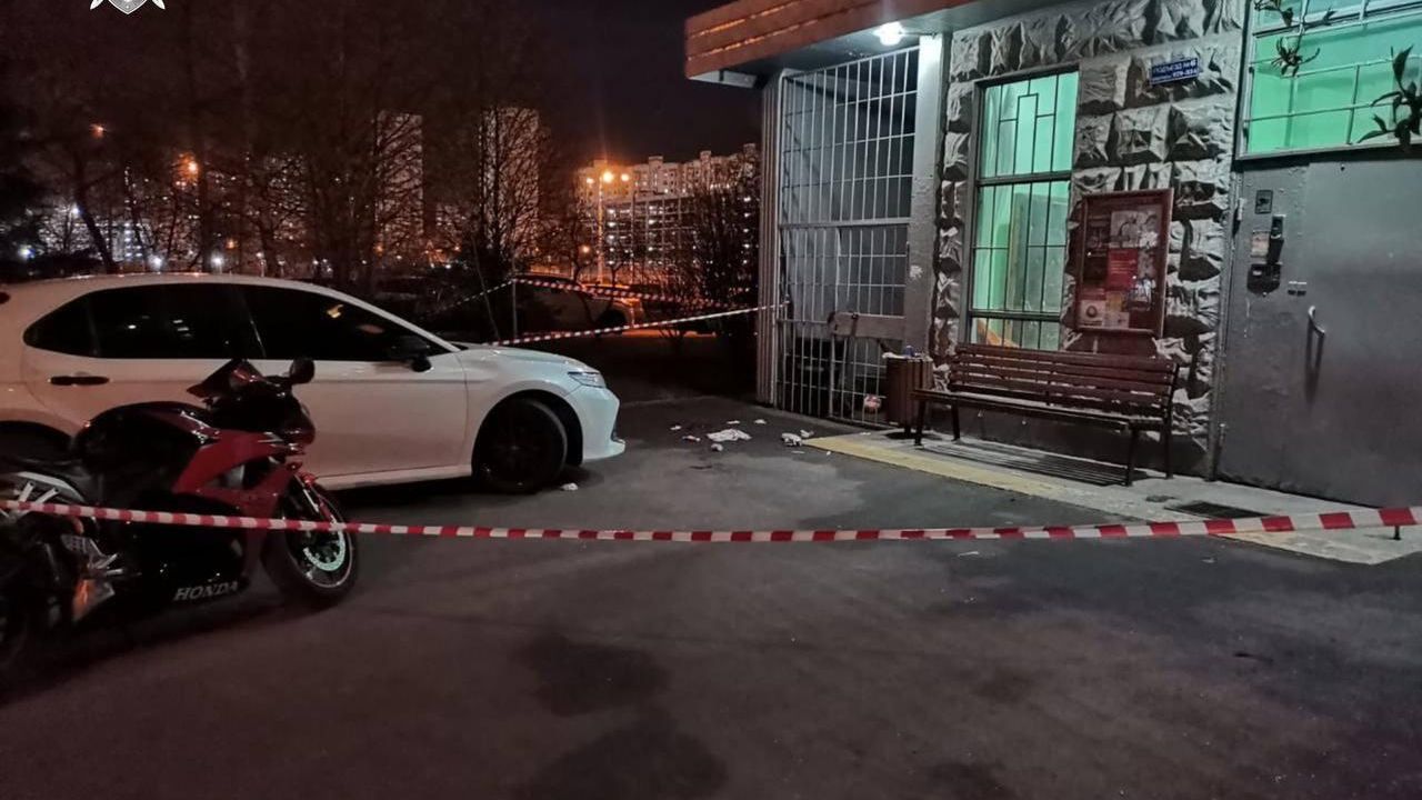 Последствия конфликта из-за места на парковке в районе Люблино города Москвы. 18 апреля 2024 Последствия конфликта из-за места на парковке в районе Люблино города Москвы. 18 апреля 2024 - РИА Новости, 1920, 19.04.2024