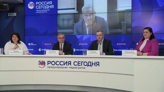 Участники круглого стола на тему: Кем работать после университета, или Зачем сегодня получать высшее образование?