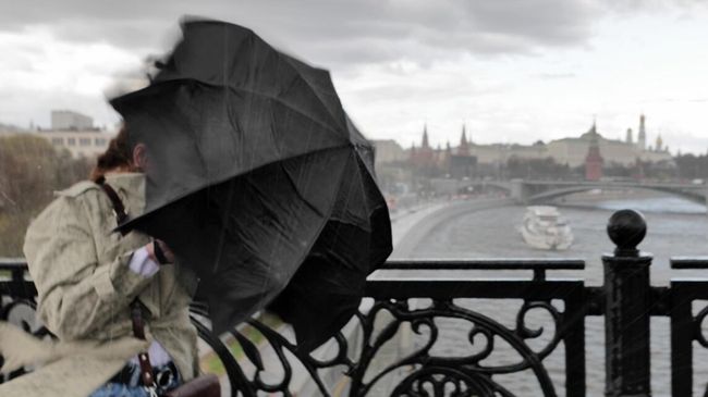 Шквалистый ветер в Москве