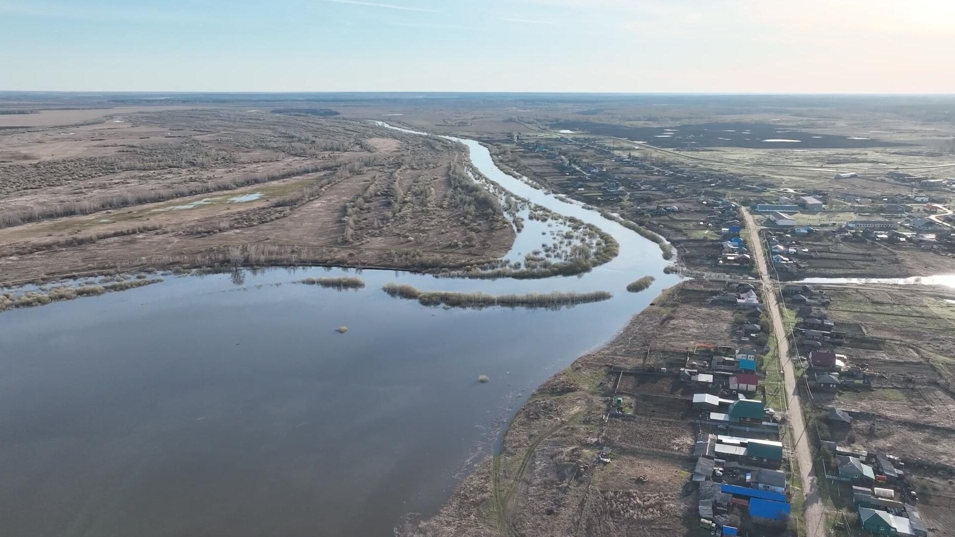 Русло реки Тобол вблизи села Коркино Тюменской области Русло реки Тобол вблизи села Коркино Тюменской области - РИА Новости, 1920, 26.04.2024