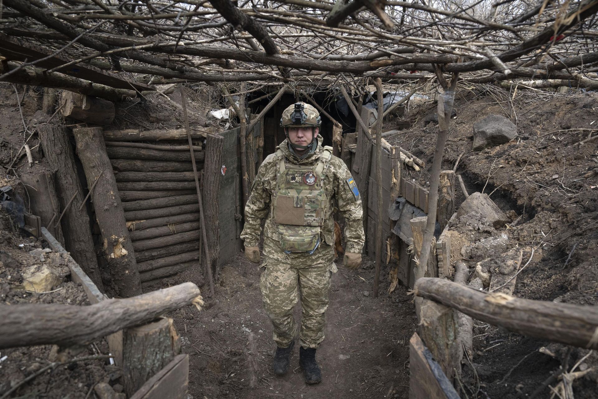 Украинский военнослужащий в окопе Украинский военнослужащий в окопе - РИА Новости, 1920, 28.06.2024