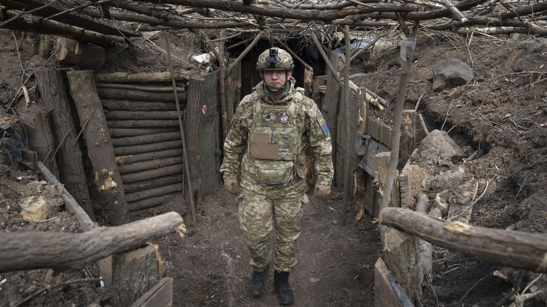 Украинский военнослужащий в окопе Украинский военнослужащий в окопе - РИА Новости, 1920, 20.05.2024