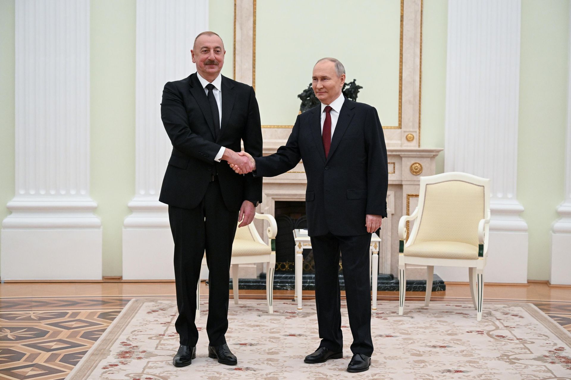 Президент России Владимир Путин и президент Азербайджана Ильхам Алиев во время встречи Президент России Владимир Путин и президент Азербайджана Ильхам Алиев во время встречи - РИА Новости, 1920, 22.04.2024