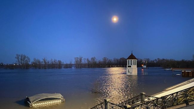 Река Ишим в городе Ишим Тюменской области