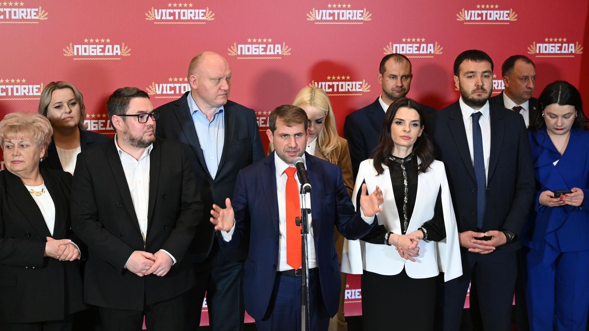 Лидеры оппозиционных молдавских партий и общественные деятели после подписания соглашения об объединении партий в политический блок Победа Лидеры оппозиционных молдавских партий и общественные деятели после подписания соглашения об объединении партий в политический блок Победа - РИА Новости, 1920, 31.05.2024