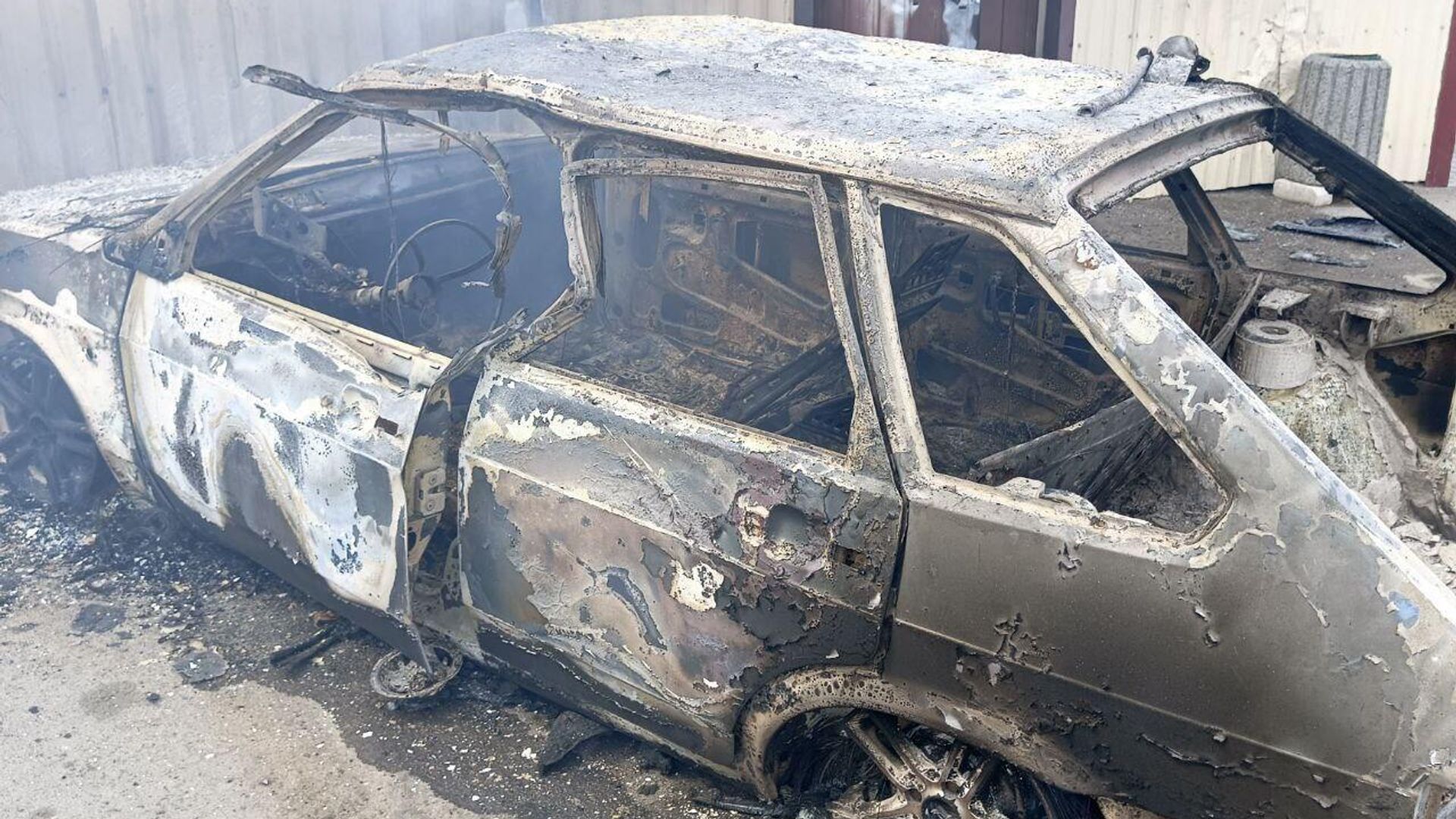Последствия удара со стороны ВСУ по рынку Мегаполис в Каховке Последствия удара со стороны ВСУ по рынку Мегаполис в Каховке - РИА Новости, 1920, 23.04.2024