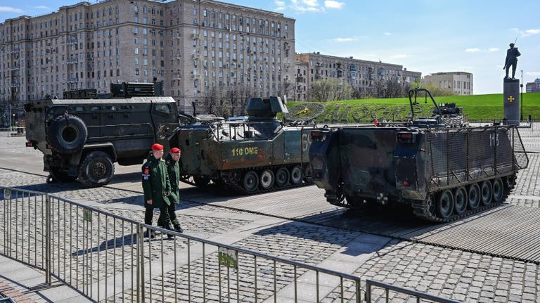 Трофейная техника, захваченная российскими военнослужащими в ходе спецоперации, на Поклонной горе в Москве Трофейная техника, захваченная российскими военнослужащими в ходе спецоперации, на Поклонной горе в Москве