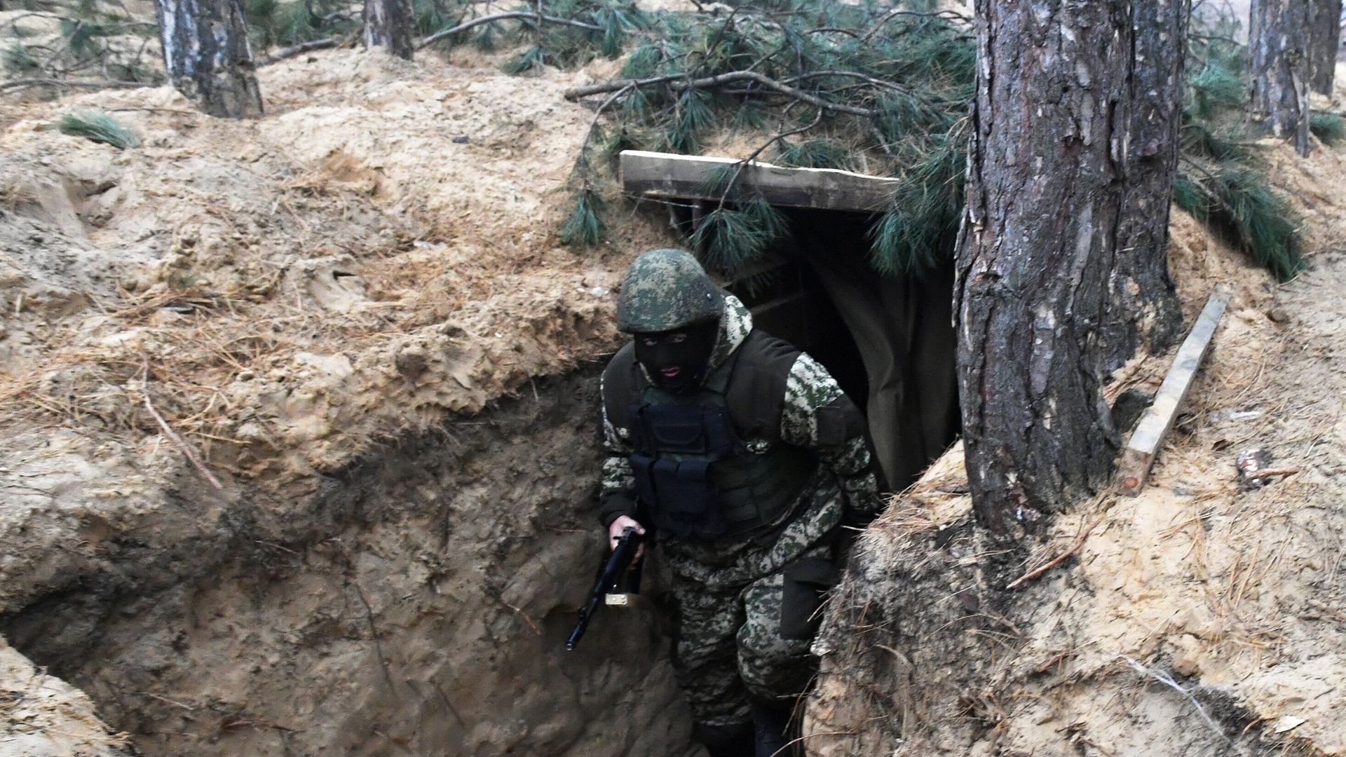 Военнослужащий на позиции в зоне СВО Военнослужащий на позиции в зоне СВО - РИА Новости, 1920, 24.04.2024