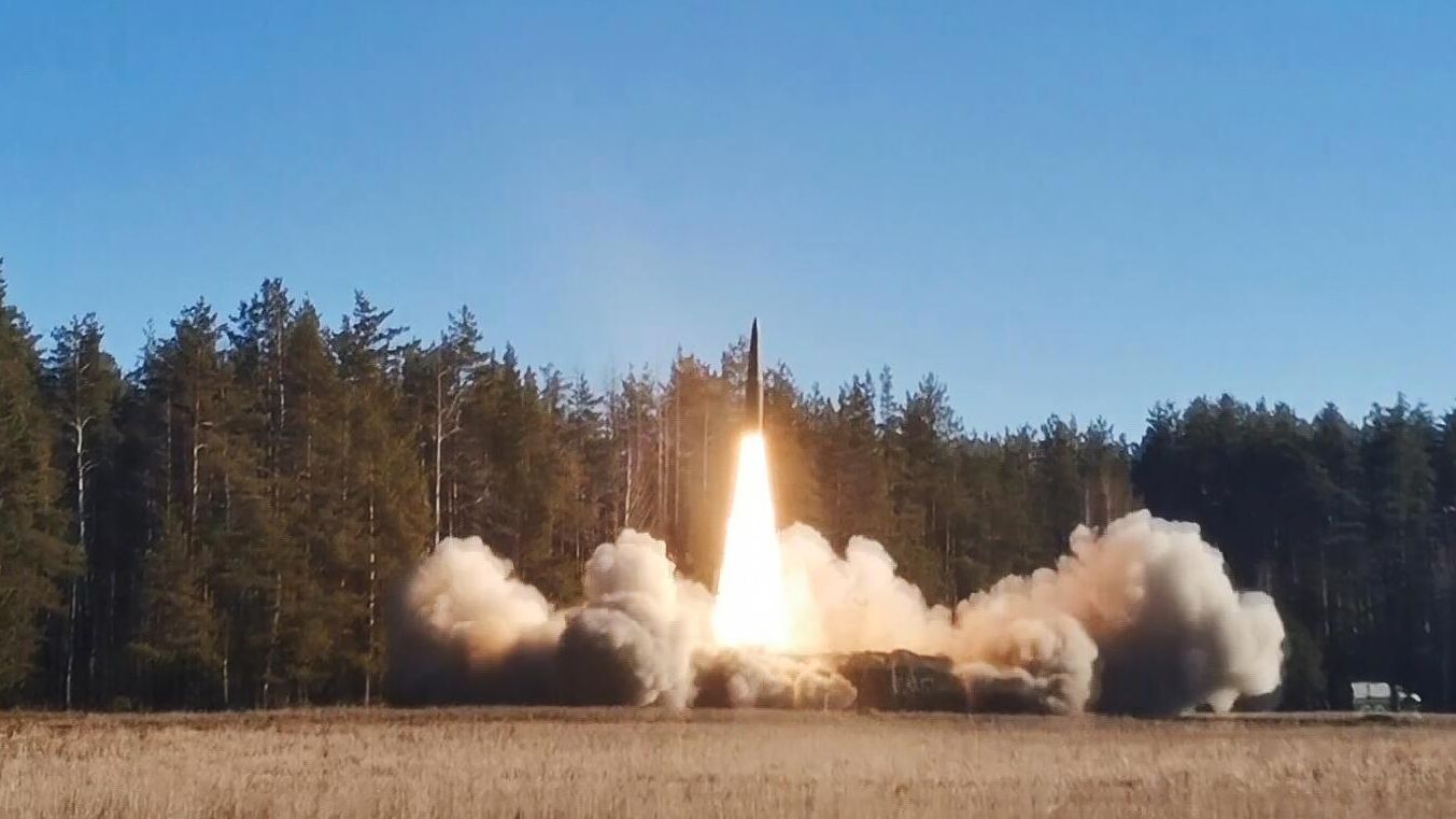 Оперативно-тактический комплекс Искандер Оперативно-тактический комплекс Искандер - РИА Новости, 1920, 02.10.2025