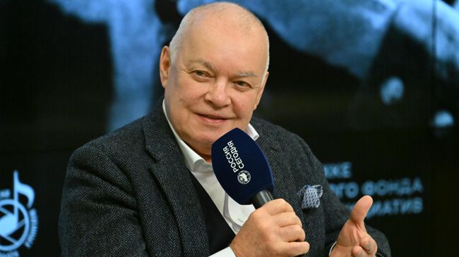 Генеральный директор Международной медиагруппы Россия сегодня Дмитрий Киселев на премьере Новой корреспондентской в рамках совместного проекта Песни военных корреспондентов Тимура Ведерникова “ Генеральный директор Международной медиагруппы Россия сегодня Дмитрий Киселев на премьере Новой корреспондентской в рамках совместного проекта Песни военных корреспондентов Тимура Ведерникова “