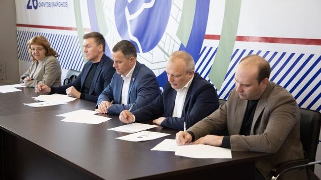 Депутаты областного парламента Вологодской области написали Диктант Победы. 26 апреля 2024