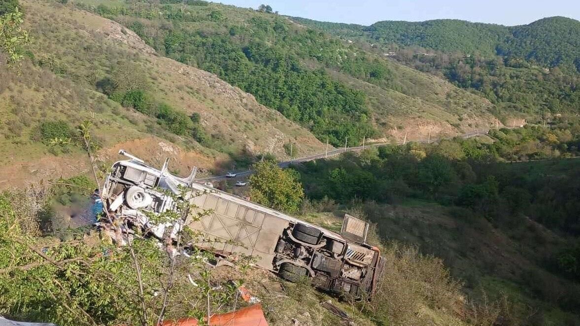 Место ДТП с участием автобуса в Сюникской области на юге Армении Место ДТП с участием автобуса в Сюникской области на юге Армении - РИА Новости, 1920, 27.04.2024
