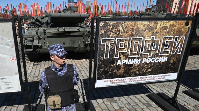 Выставка трофейного вооружения и техники на Поклонной горе Выставка трофейного вооружения и техники на Поклонной горе
