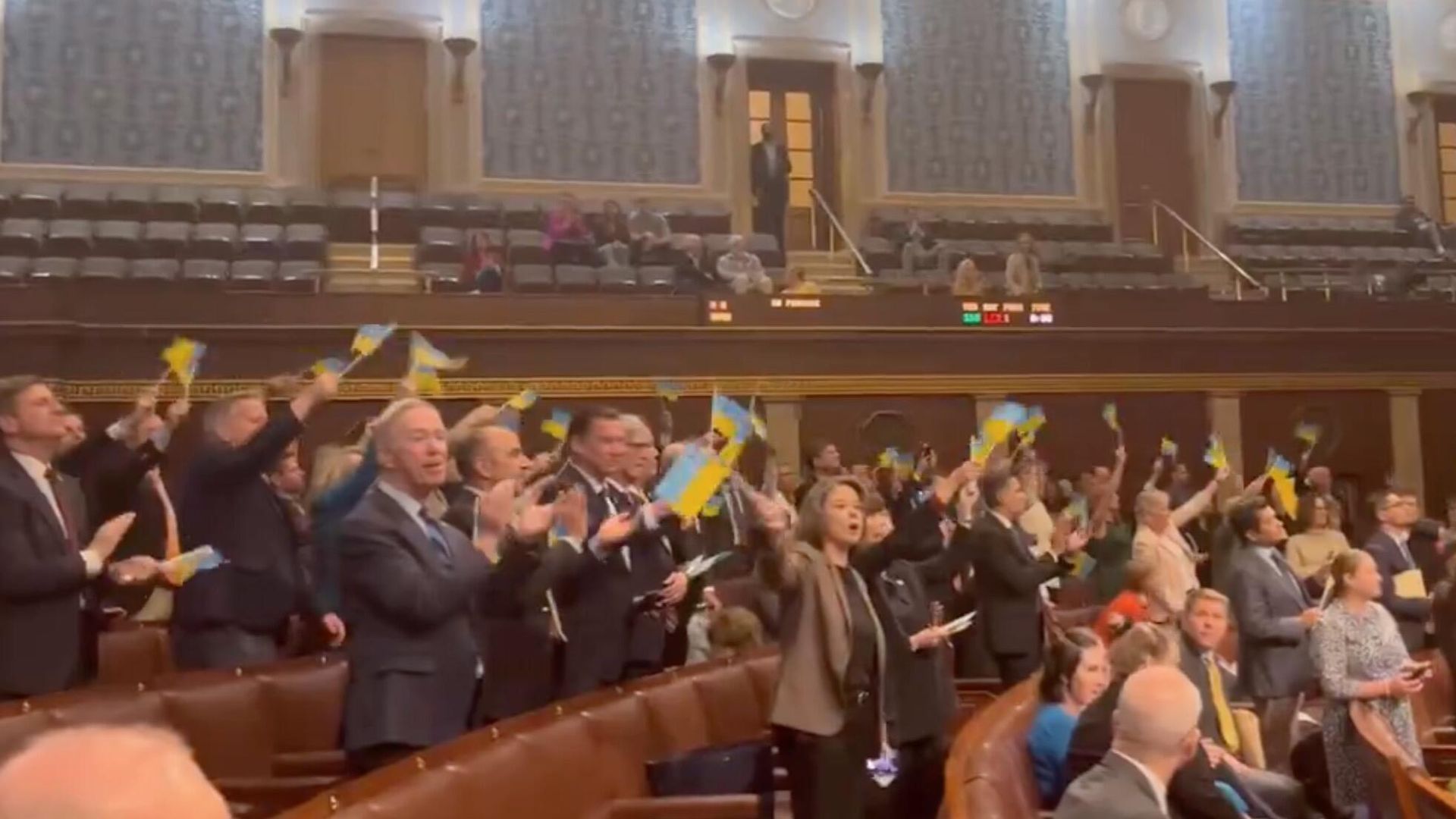 Члены Демократической партии с флагами Украины в Палате представителей Конгресса США. Кадр видео Члены Демократической партии с флагами Украины в Палате представителей Конгресса США. Кадр видео - РИА Новости, 1920, 02.05.2024