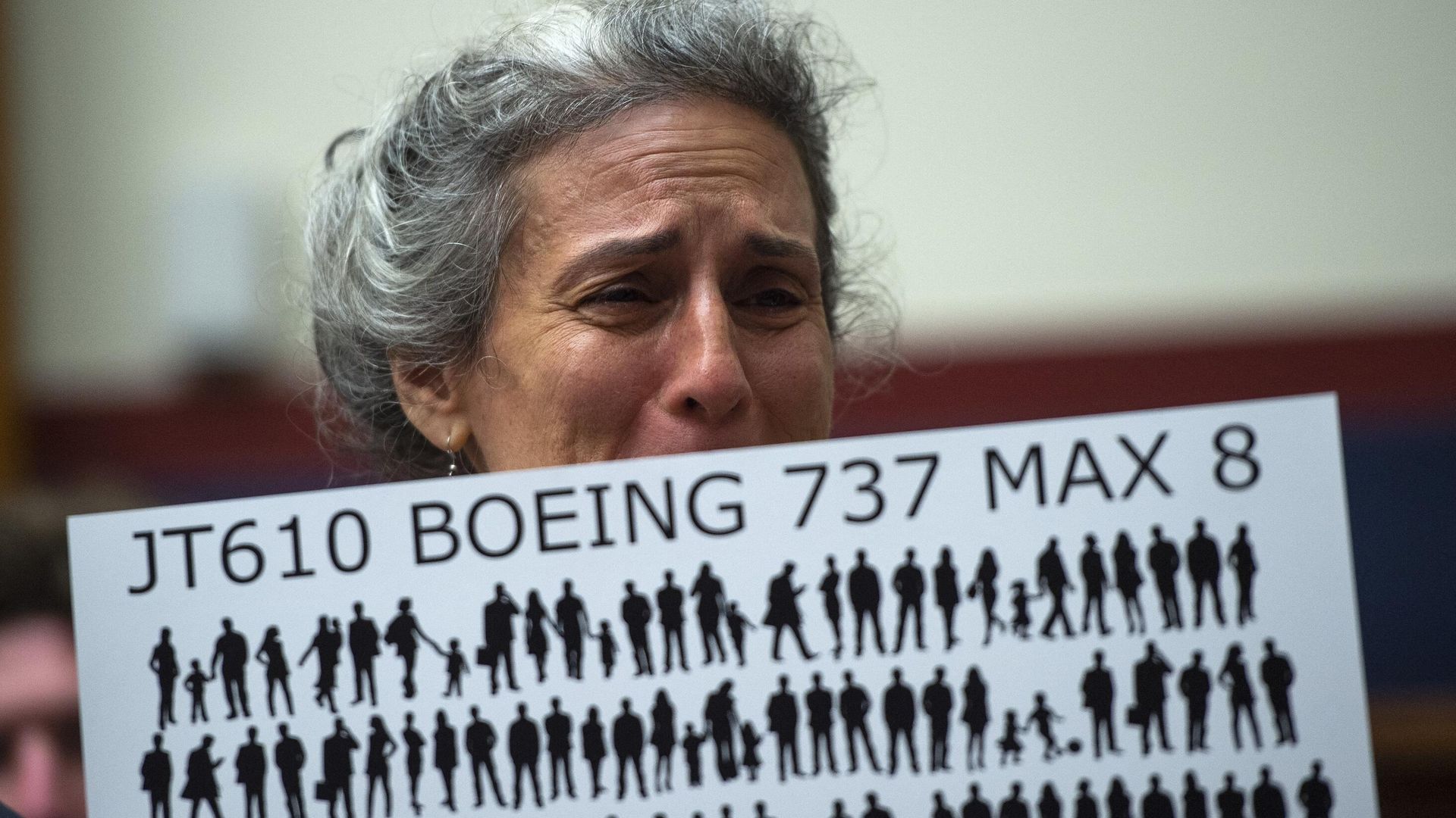 Мать девушки, погибшей в результате крушения самолета Boeing 737 MAX авиакомпании Ethiopian Airlines, перед началом слушаний в Конгрессе США в связи с авиакатастрофой Мать девушки, погибшей в результате крушения самолета Boeing 737 MAX авиакомпании Ethiopian Airlines, перед началом слушаний в Конгрессе США в связи с авиакатастрофой - РИА Новости, 1920, 03.05.2024
