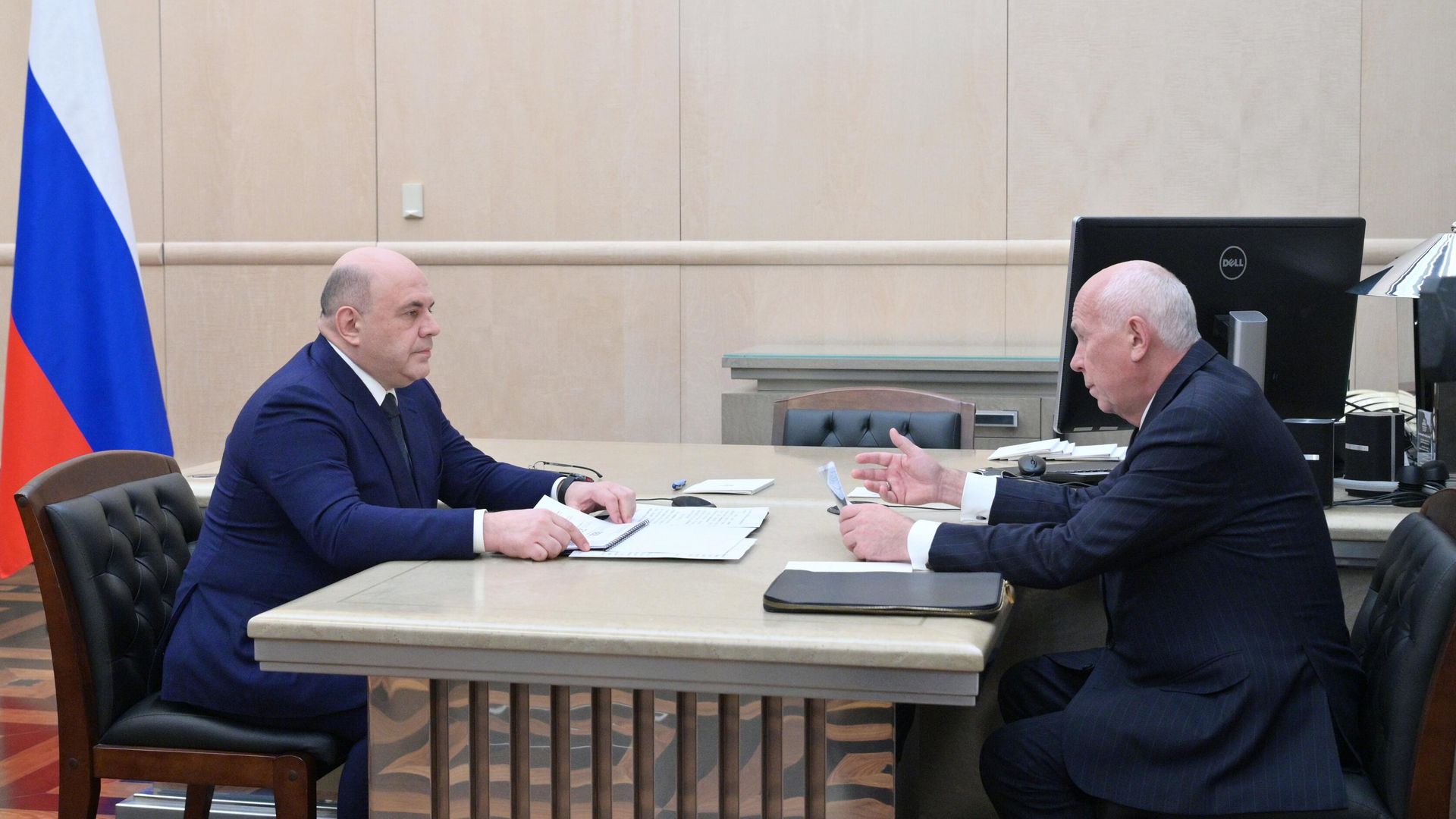 Председатель правительства РФ Михаил Мишустин и генеральный директор государственной корпорации Ростех Сергей Чемезов во время встречи - РИА Новости, 1920, 15.07.2026