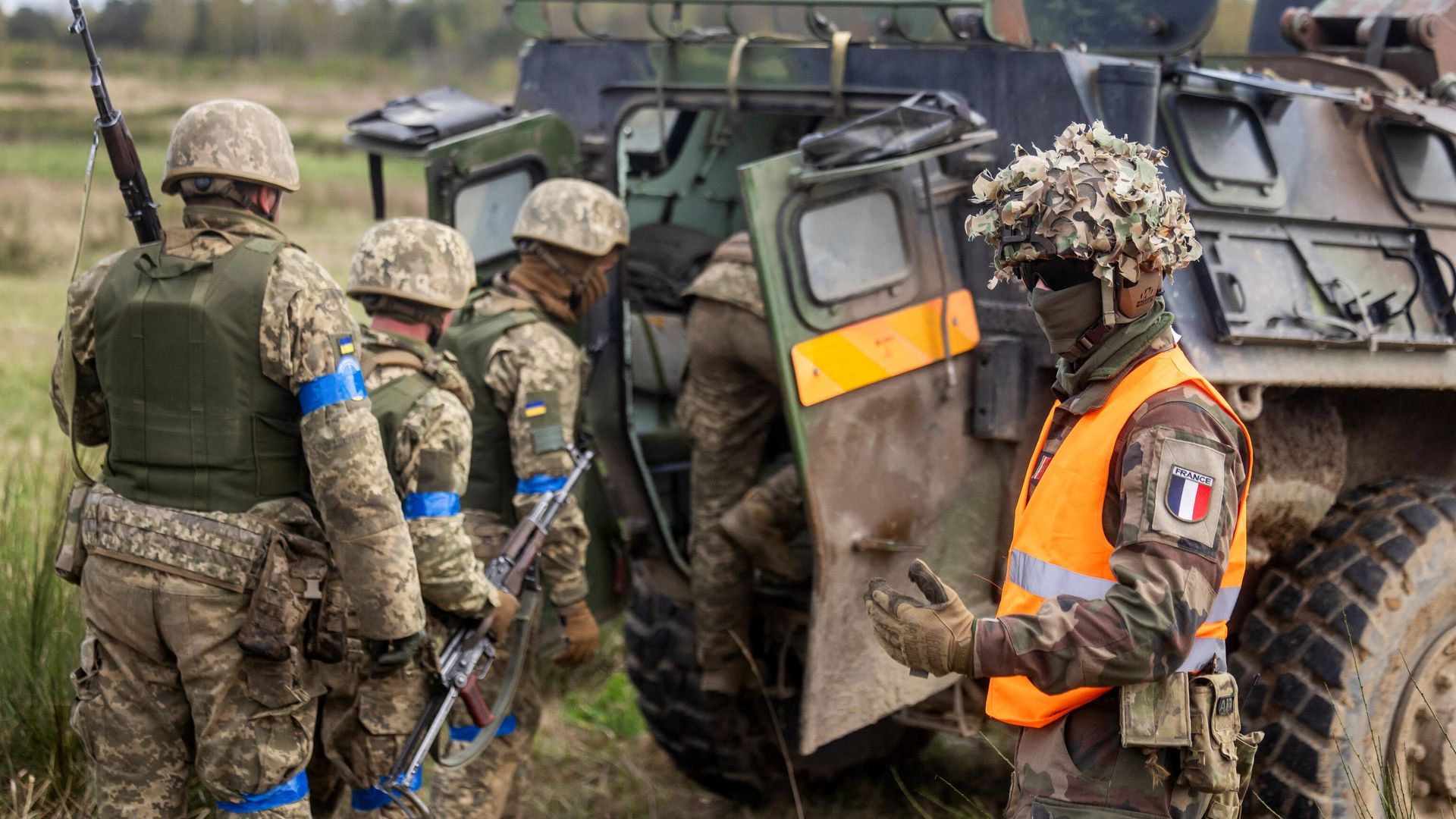 Французский военнослужащий во время обучения украинских военных в Польше Французский военнослужащий во время обучения украинских военных в Польше - РИА Новости, 1920, 03.05.2024