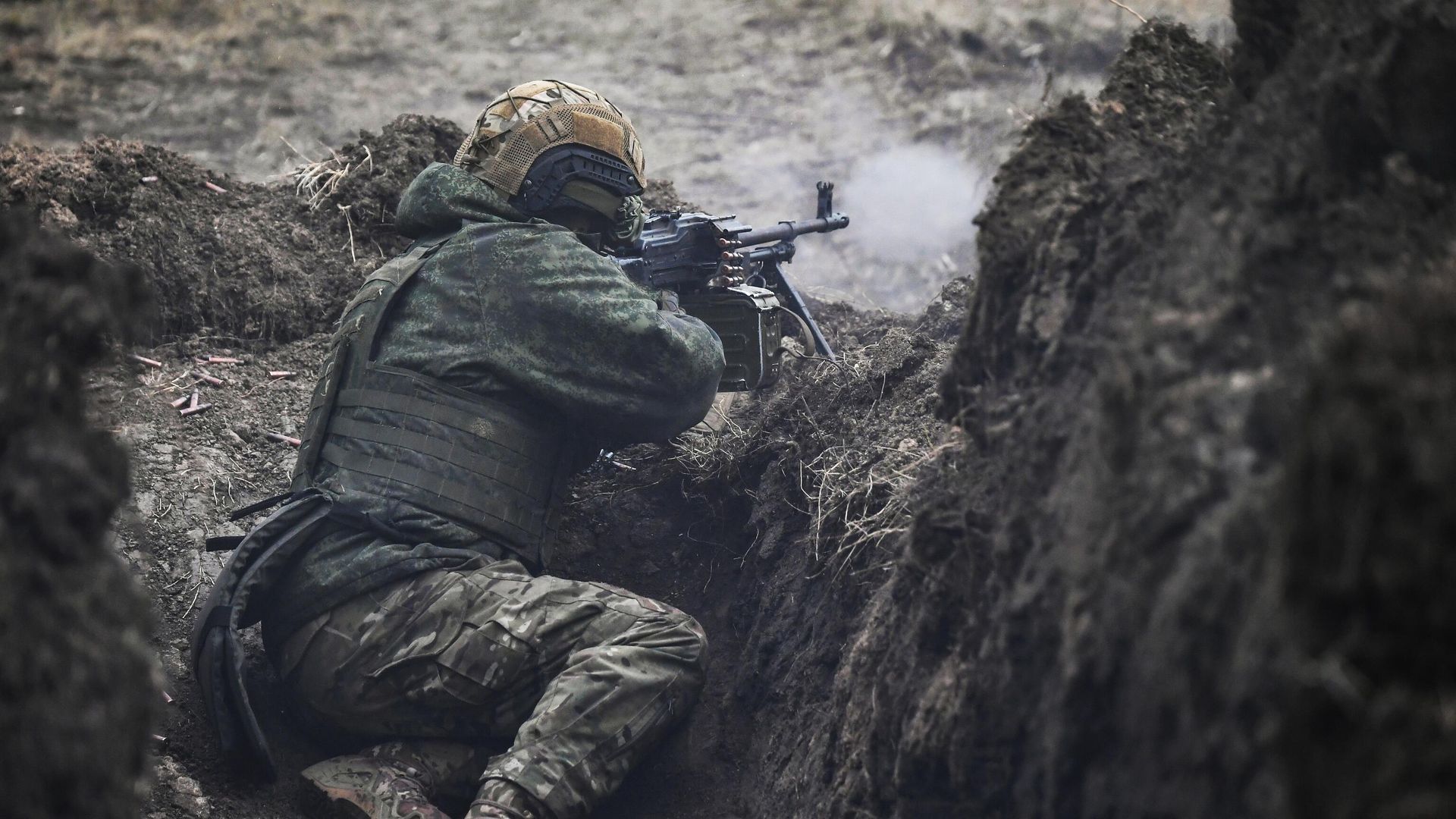 Военнослужащий ВС РФ в зоне СВО Военнослужащий ВС РФ в зоне СВО - РИА Новости, 1920, 16.05.2024