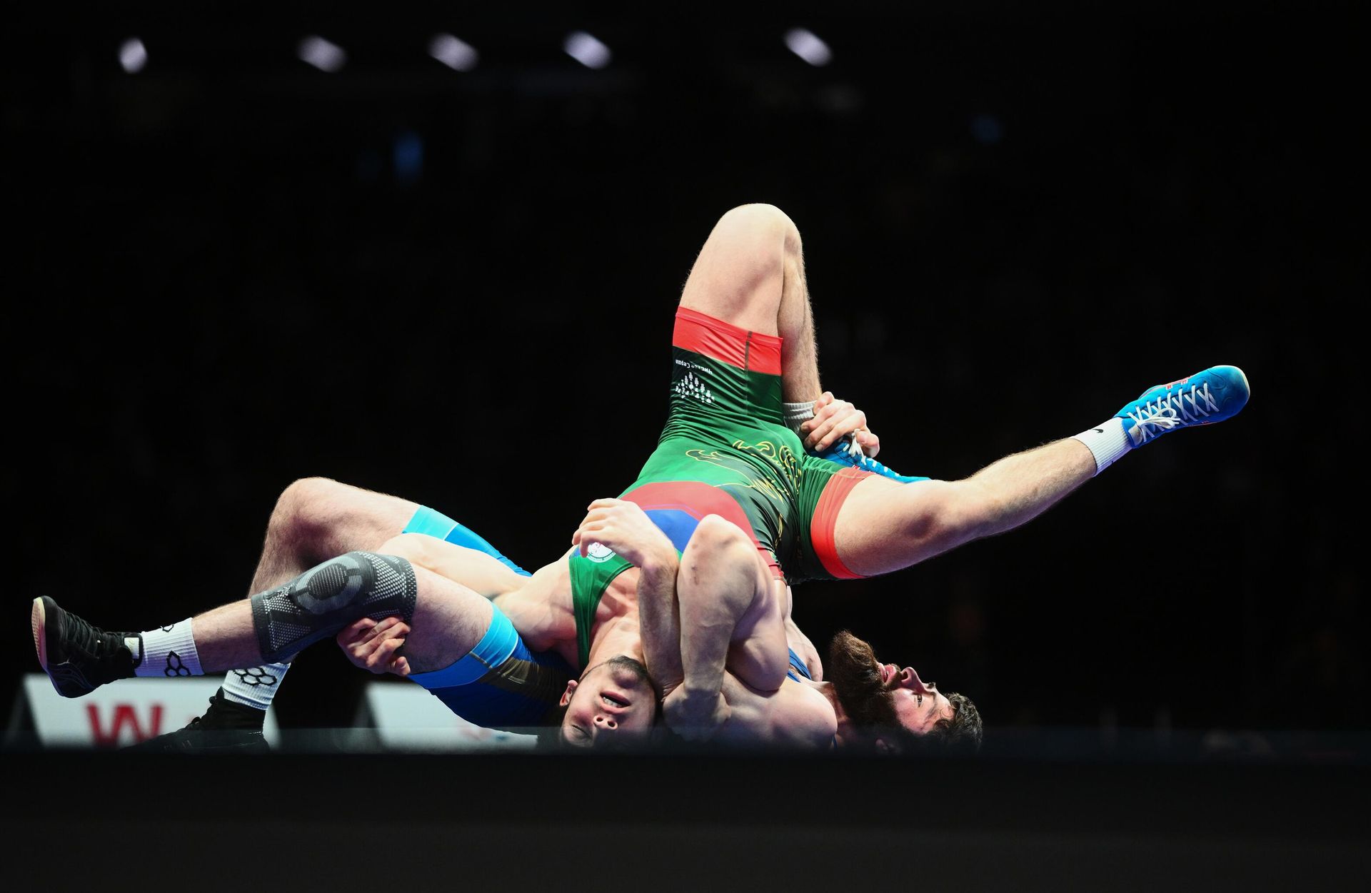 Ибрагим Кадиев и Малик Шаваев в финале предолимпийского чемпионата России по вольной борьбе (2024) Ибрагим Кадиев и Малик Шаваев в финале предолимпийского чемпионата России по вольной борьбе (2024) - РИА Новости, 1920, 05.05.2024