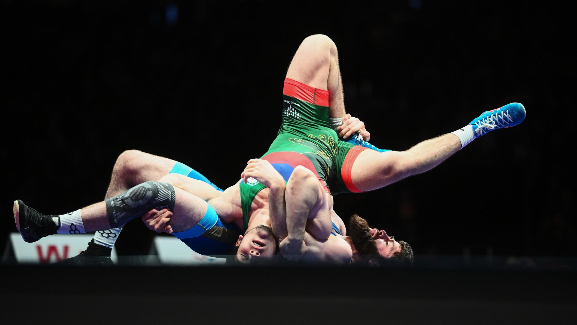 Ибрагим Кадиев и Малик Шаваев в финале предолимпийского чемпионата России по вольной борьбе (2024) - РИА Новости, 1920, 30.10.2026