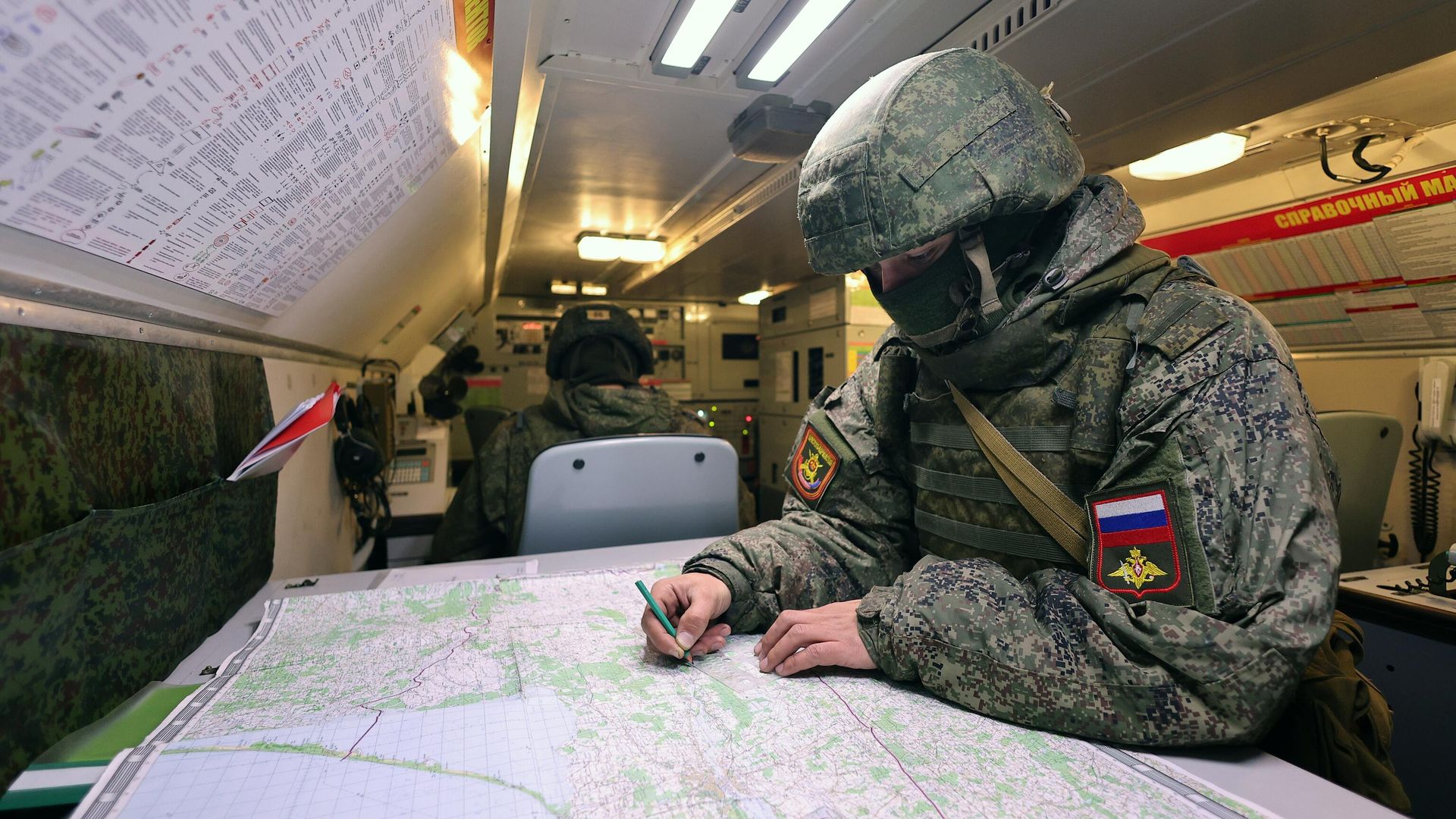 Учения электронных пусков оперативно-тактических ракетных комплексов Искандер-М Учения электронных пусков оперативно-тактических ракетных комплексов Искандер-М - РИА Новости, 1920, 09.05.2024