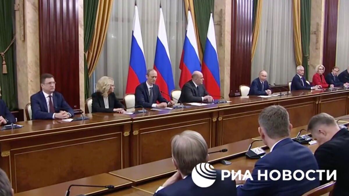 Владимир Путин встречается с членами кабинета министров в Дом правительства Владимир Путин встречается с членами кабинета министров в Дом правительства - РИА Новости, 1920, 06.05.2024