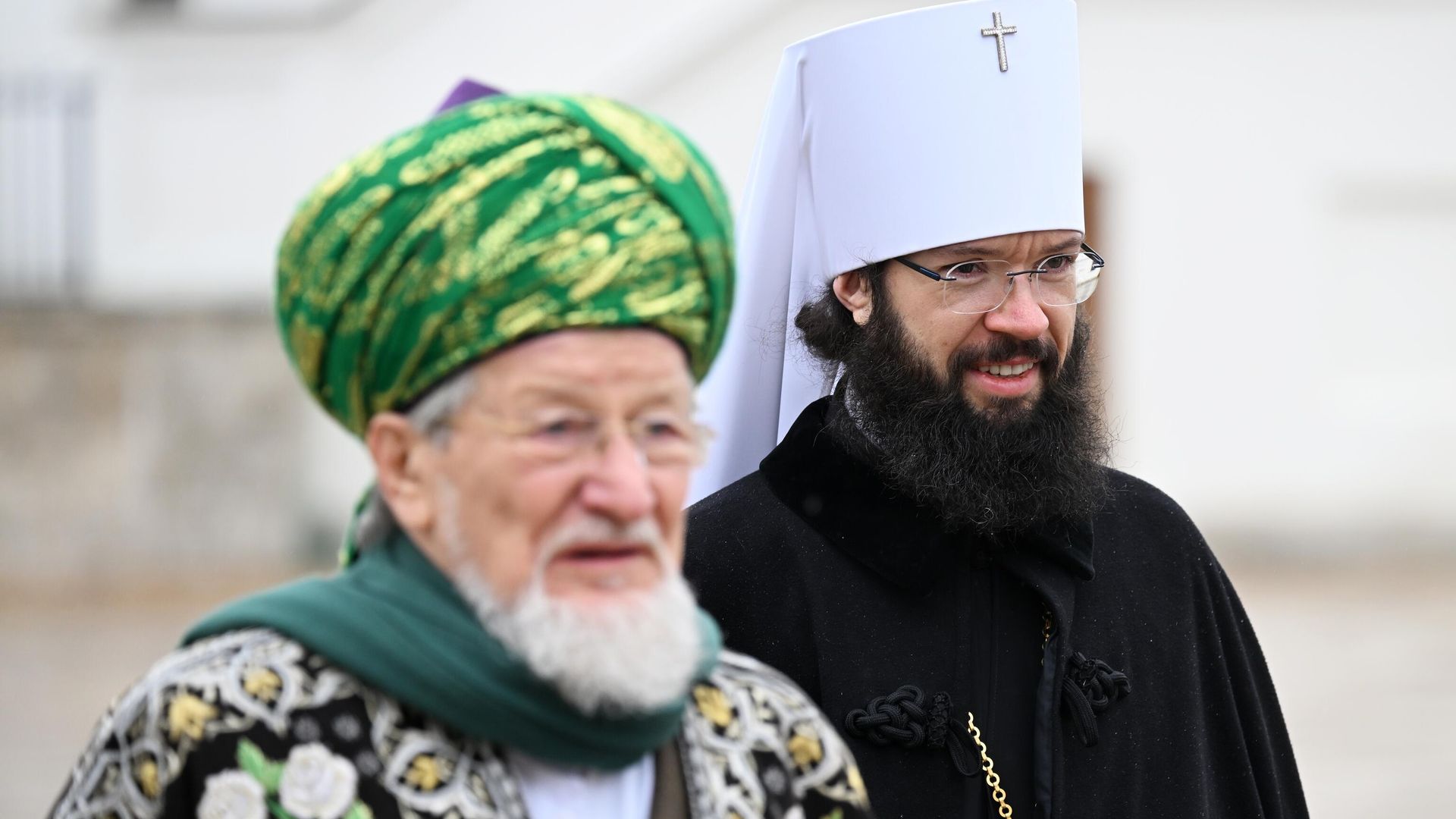Председатель Центрального духовного управления мусульман России Талгат Таджуддин и митрополит Волоколамский Антоний перед церемонией инаугурации президента РФ Владимира Путина в Кремле Председатель Центрального духовного управления мусульман России Талгат Таджуддин и митрополит Волоколамский Антоний перед церемонией инаугурации президента РФ Владимира Путина в Кремле - РИА Новости, 1920, 07.05.2024