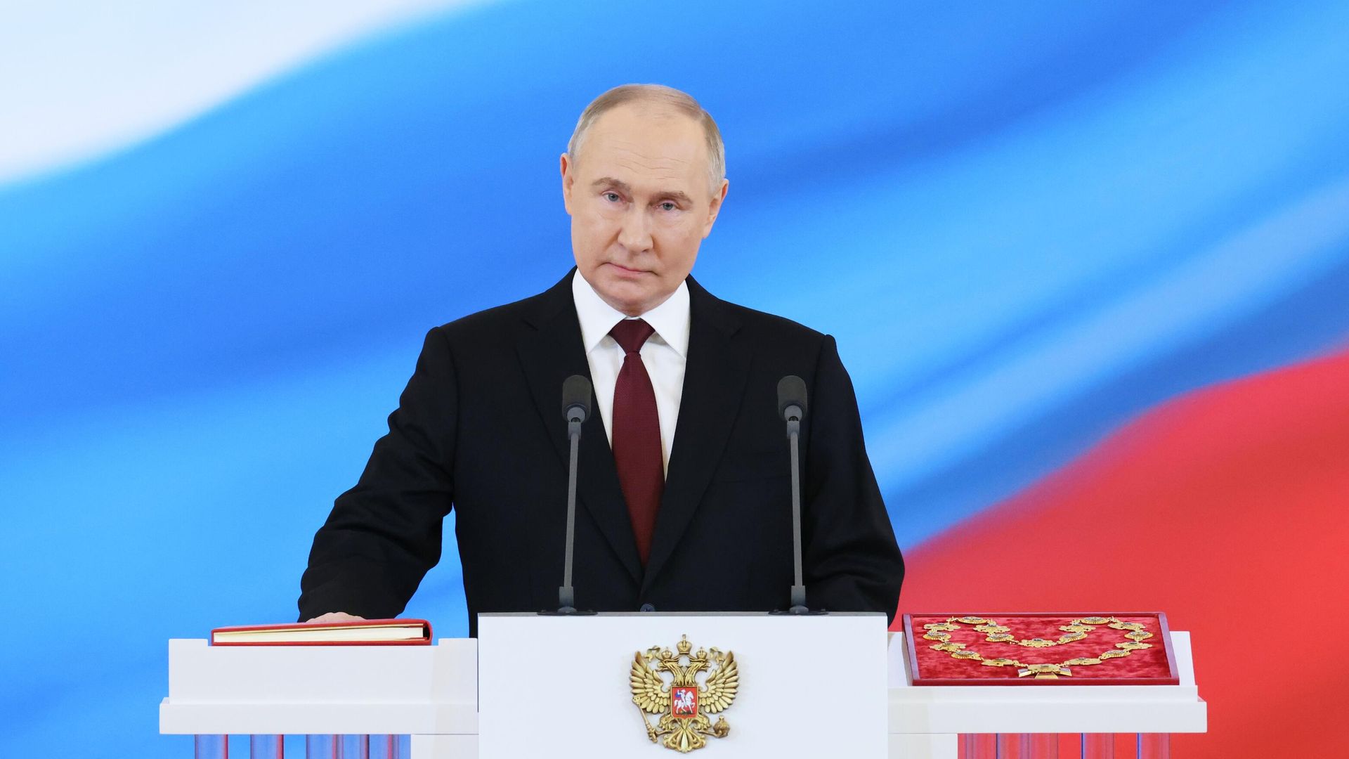 Избранный президент РФ Владимир Путин на церемонии инаугурации в Кремле Избранный президент РФ Владимир Путин на церемонии инаугурации в Кремле - РИА Новости, 1920, 07.05.2024