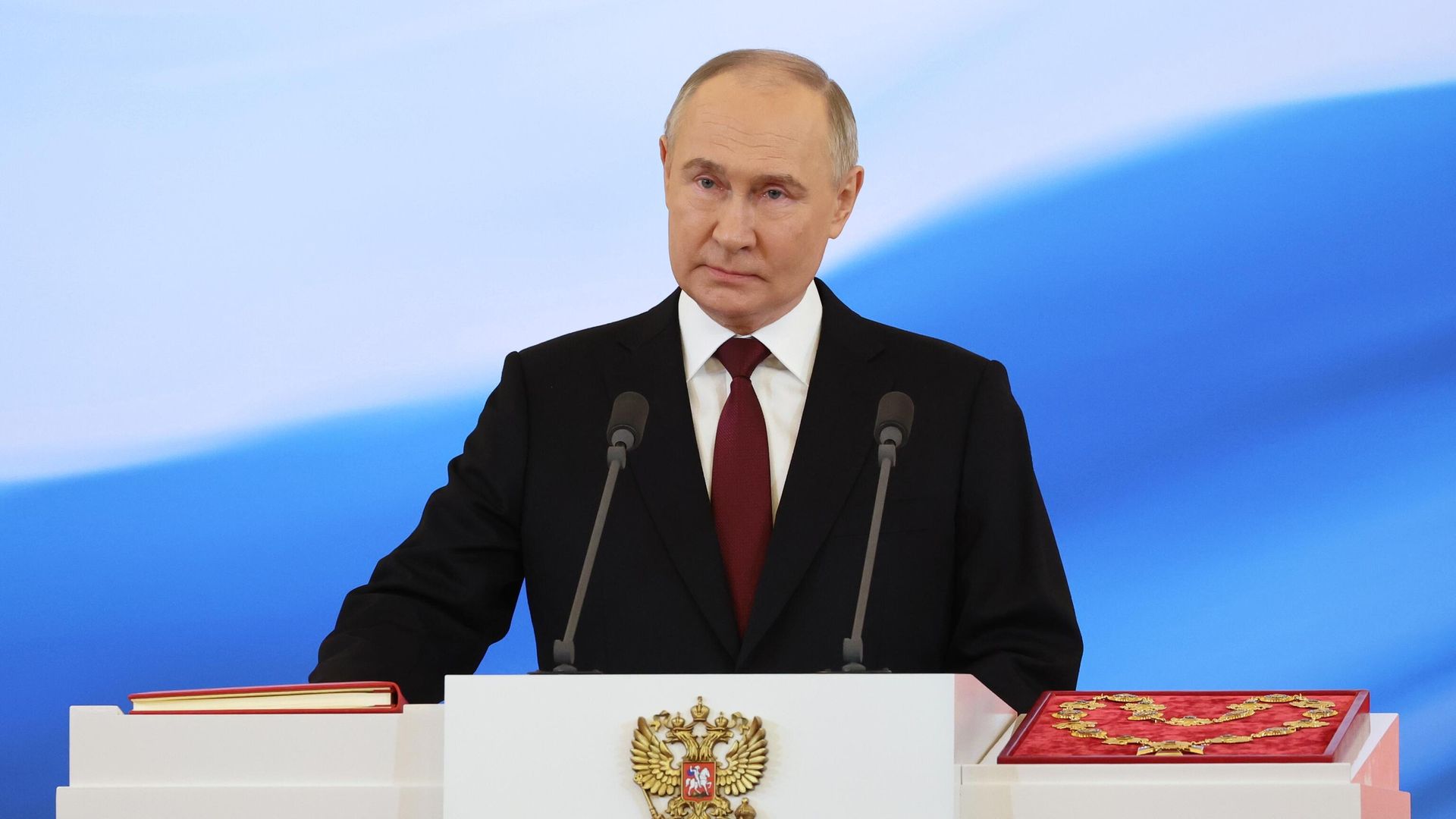 Избранный президент РФ Владимир Путин на церемонии инаугурации в Кремле Избранный президент РФ Владимир Путин на церемонии инаугурации в Кремле - РИА Новости, 1920, 07.05.2024