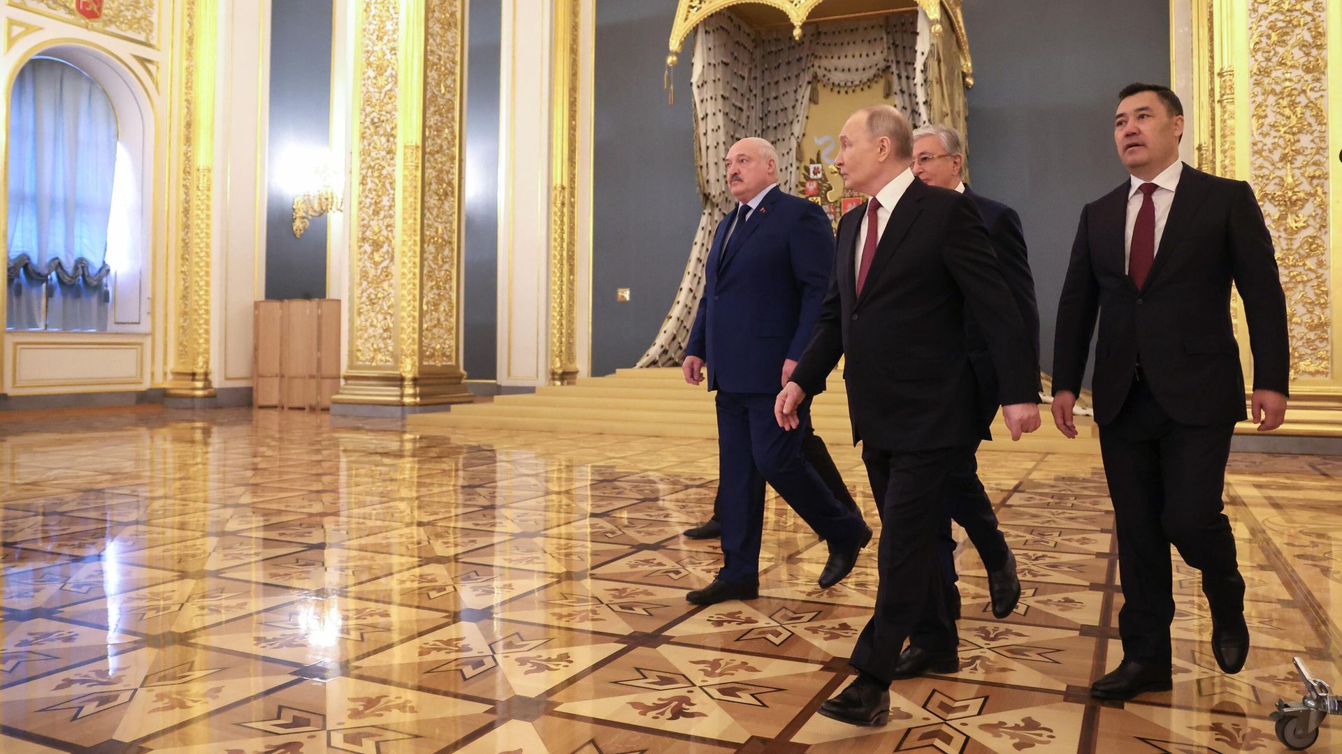 Президент РФ Владимир Путин перед началом юбилейного заседания Высшего Евразийского экономического совета Президент РФ Владимир Путин перед началом юбилейного заседания Высшего Евразийского экономического совета - РИА Новости, 1920, 08.05.2024