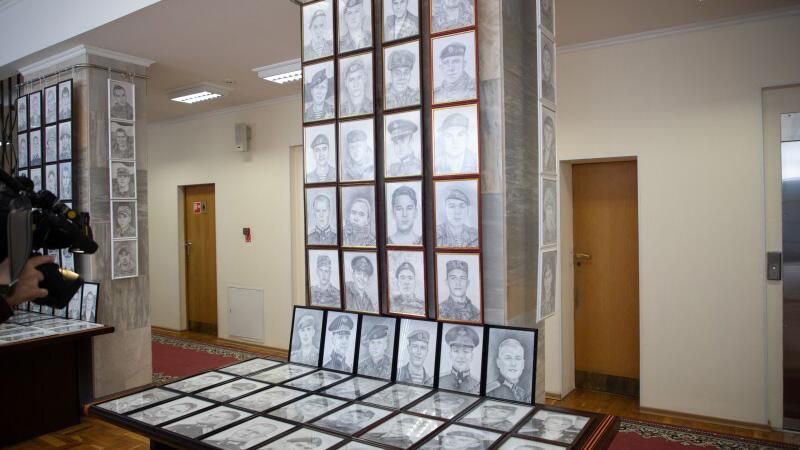 Выставка портретов героев-участников СВО Выставка портретов героев-участников СВО - РИА Новости, 1920, 08.05.2024